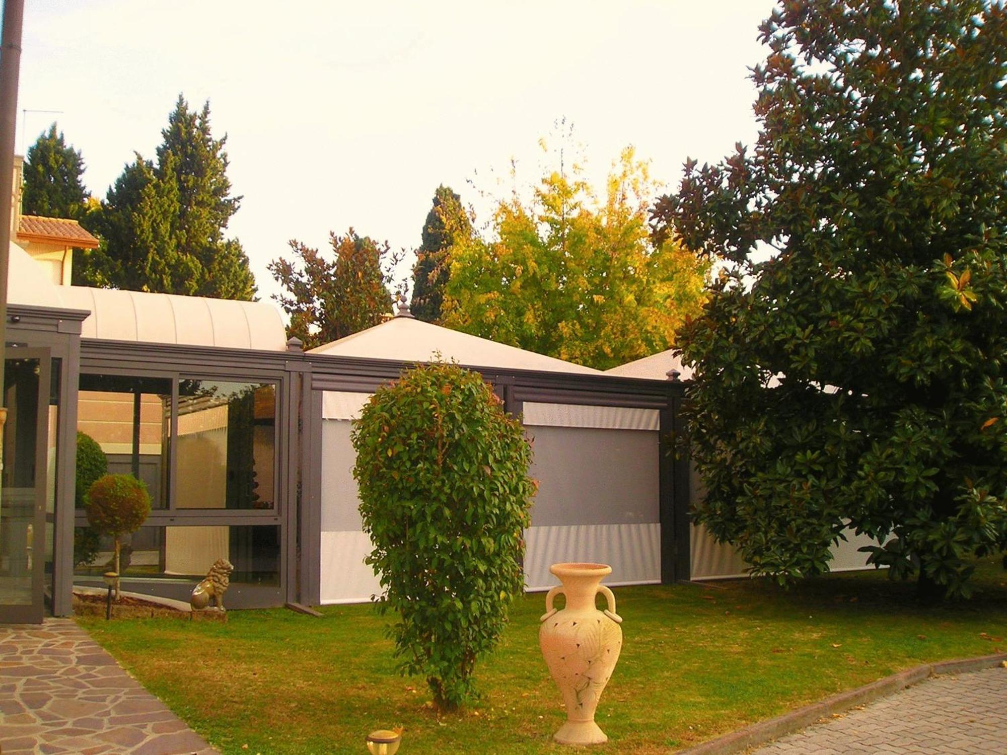 ‪‪Park Hotel Villa Leon d'Oro‬‬  نوفينتا دي بْيافي المظهر الخارجي الصورة