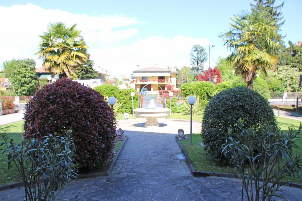 نوفينتا دي بْيافي ‪‪Park Hotel Villa Leon d'Oro‬‬  المظهر الخارجي الصورة