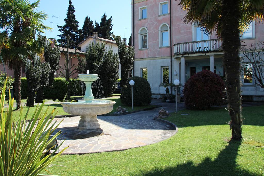 نوفينتا دي بْيافي ‪‪Park Hotel Villa Leon d'Oro‬‬  المظهر الخارجي الصورة